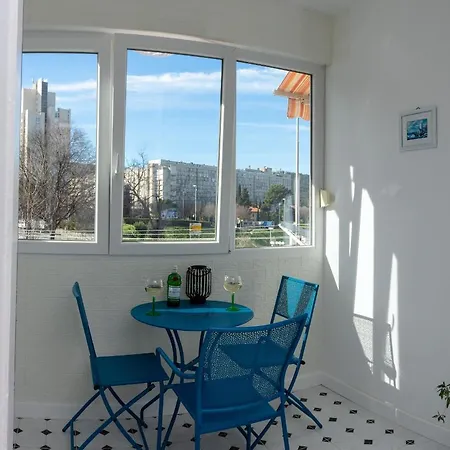 Blue Mile Apartment