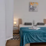 Apartment Blue Mile Split